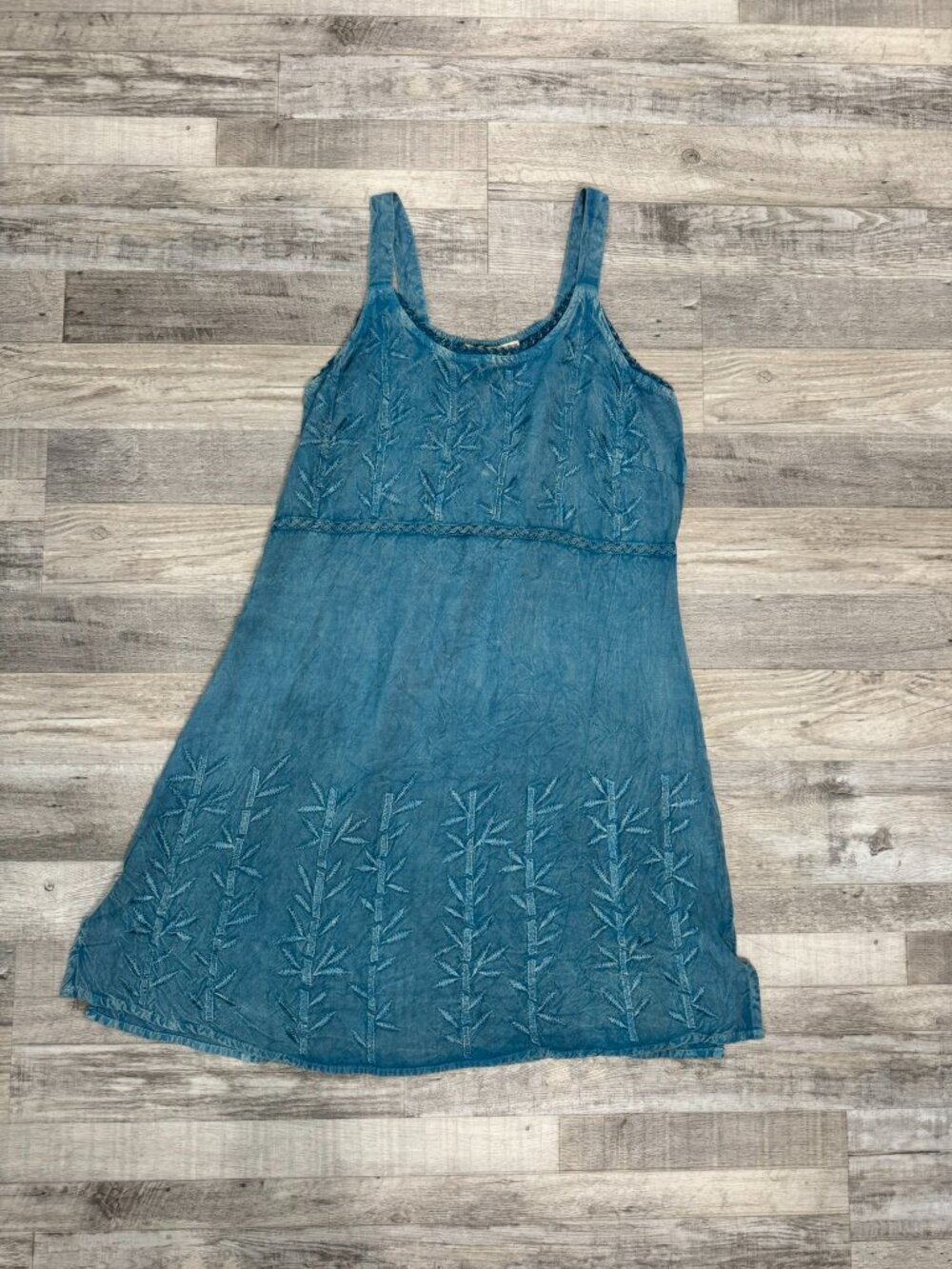 Yak & Yeti teal embroidered sleeveless boho dress knee length size medium D6